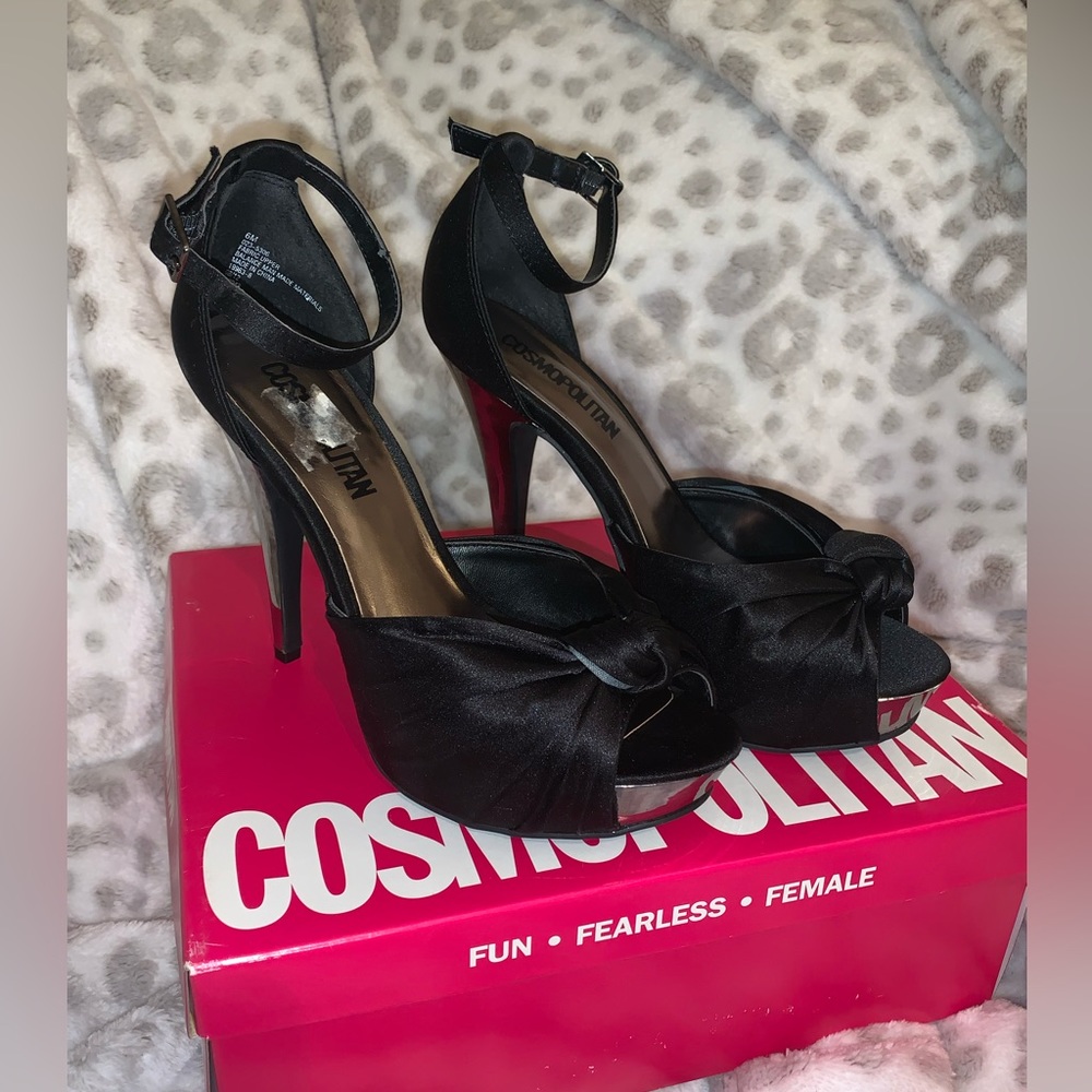 Cosmopolitan black and silver platform open toe 6-6.5
